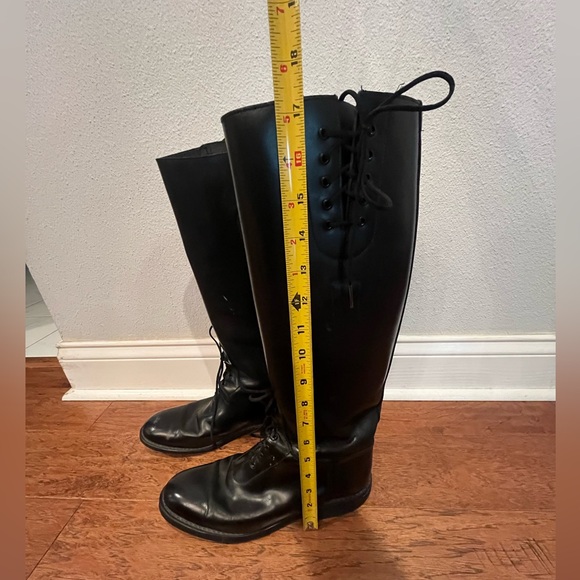 Classic back leather lace up English riding boots. So preppy! GUC! - Picture 10 of 13